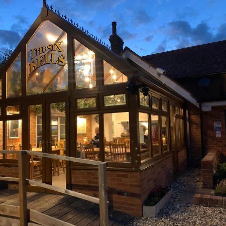 Hotel The Six Bells Beenham Esterno foto